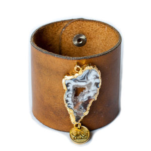 Кожаный браслет с камнем Davleta