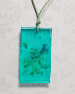 Купить Кулон из голубой ювелирной смолы с дымом, крупный прямоугольник