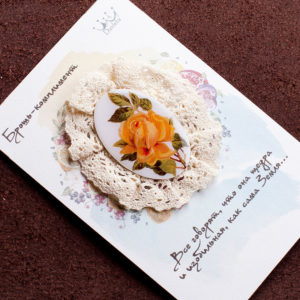 Купить Брошь в стиле Винтаж Желтая роза с кружевами