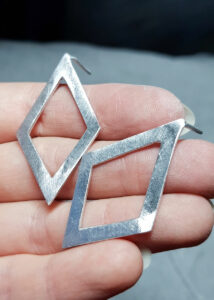 Купить украшение в подарок